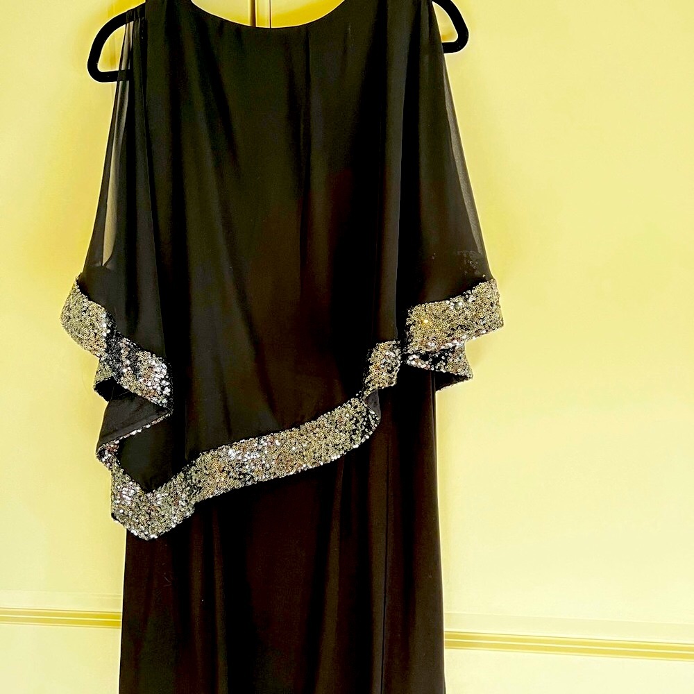 Beautiful Black dress, size 10